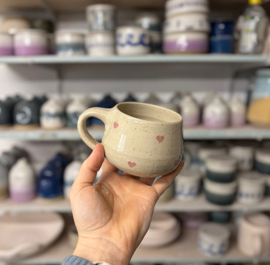 Kugelige Tasse - Herzchen