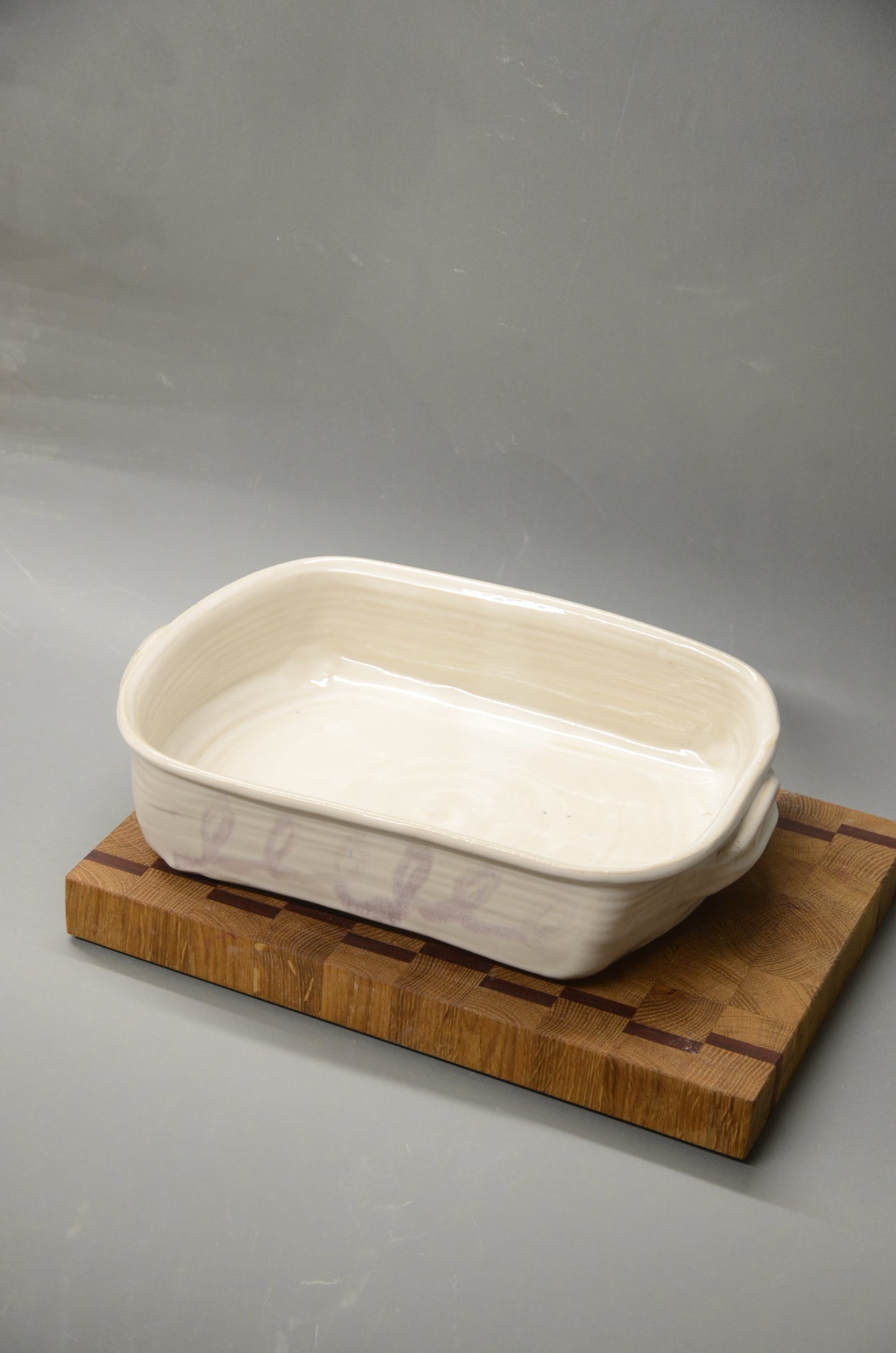 Auflaufform - violette Spiralen